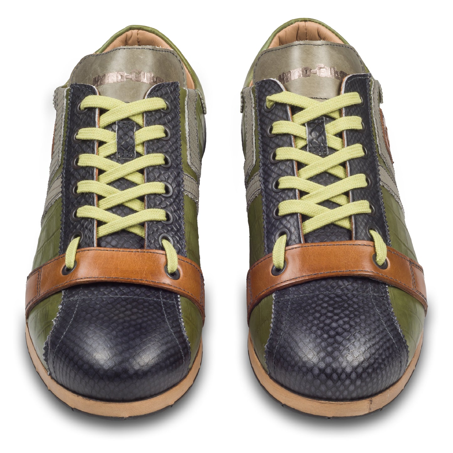 KAMO-GUTSU Herren Leder Sneaker grün / schwarz Kroko-Optik, Modell TIFO-030 fumo + erba + grey. Handgefertigt in Italien. Paarweise Ansicht von vorne.