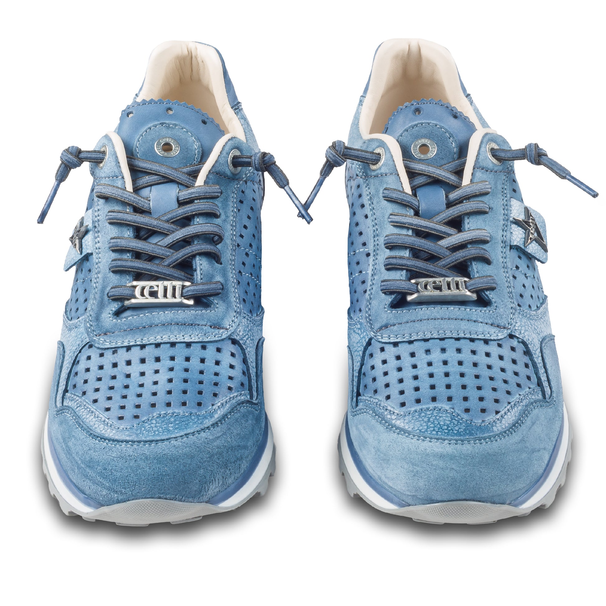 CETTI Herren Sommer Leder Sneaker, Modell „C848“ in hellem blau (used tin indigo). Perforiertes Leder. Ansicht paarweise von vorn