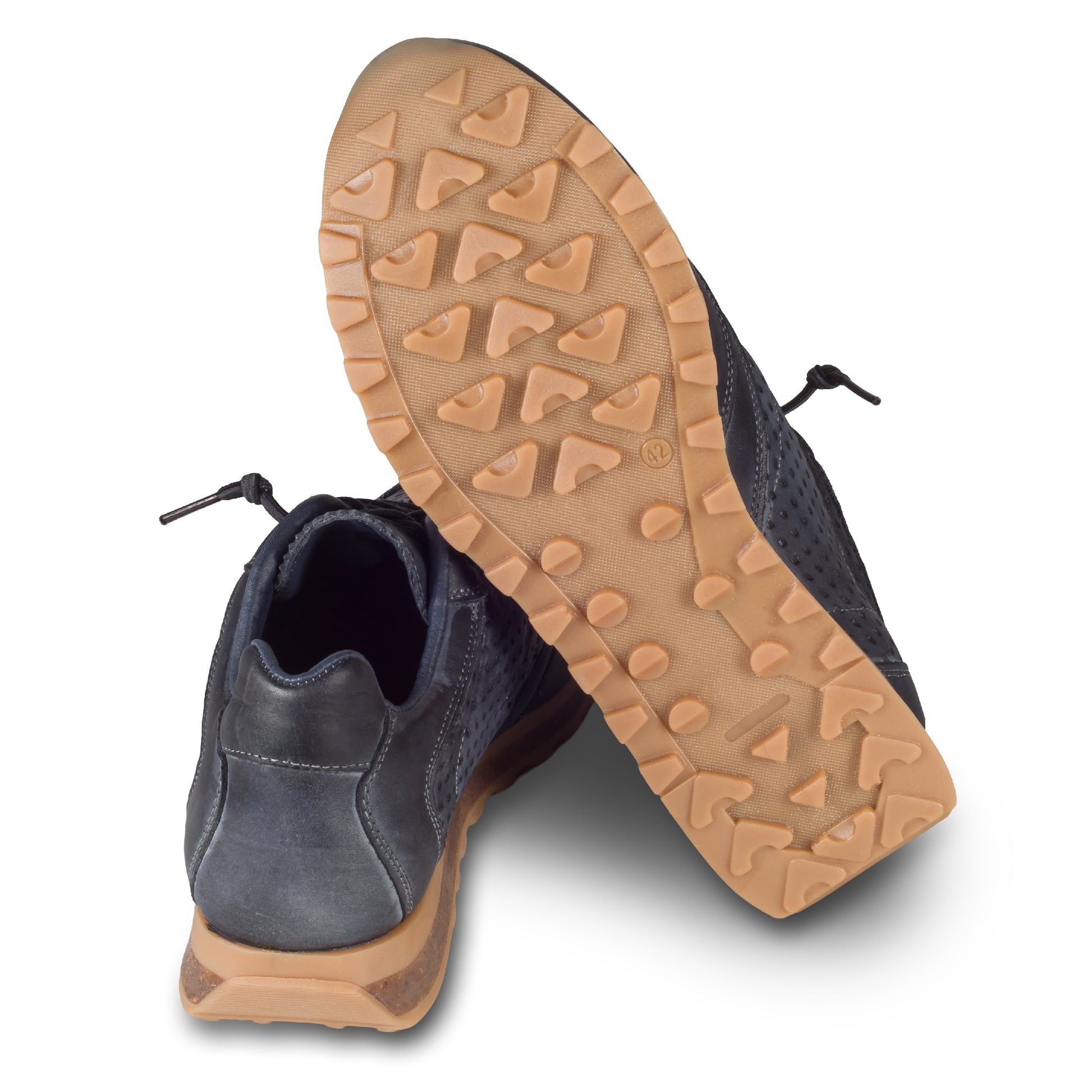 CETTI Herren Leder Sneaker, Modell „C848“ in braun (used tin testa). Perforiertes Leder. Made in Spain. Ansicht Ferse und Sohlenunterseite