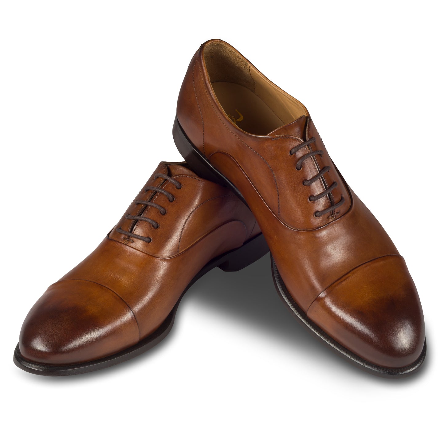 BRECOS Anzugschuhe Oxford Captoe, Kalbsleder braun, durchgenäht. Ansicht paarweise überkreuzt