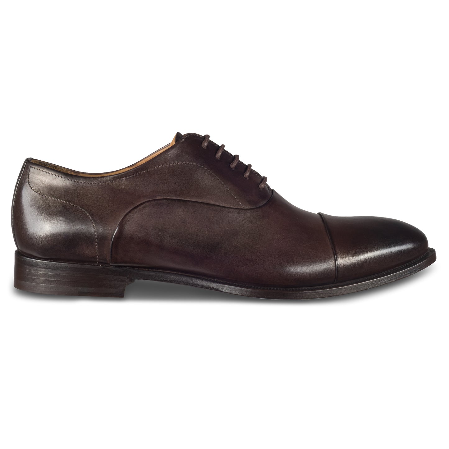 BRECOS Anzugschuhe, Captoe Oxford dunkelbraun, Kalbsleder durchgenäht. Ansicht Außenseite rechter Schuh.