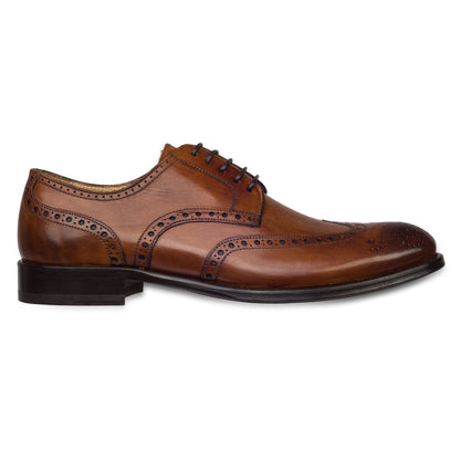 BRECOS Anzugschuhe | Full-Brogue Derby Budapester-Stil cognac braun, Kalbsleder. Ansicht Außenseite rechter Schuh