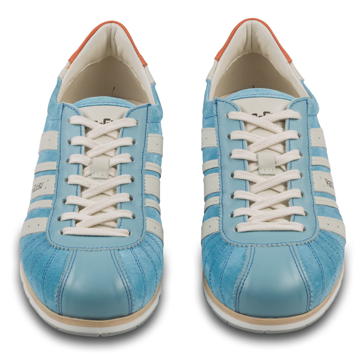 KAMO-GUTSU Sneaker Herren blau/weiß. Wildleder & Glattleder, Modell TIFO-046 cielo. Handgefertigt in Italien. Paarweise Ansicht von vorne