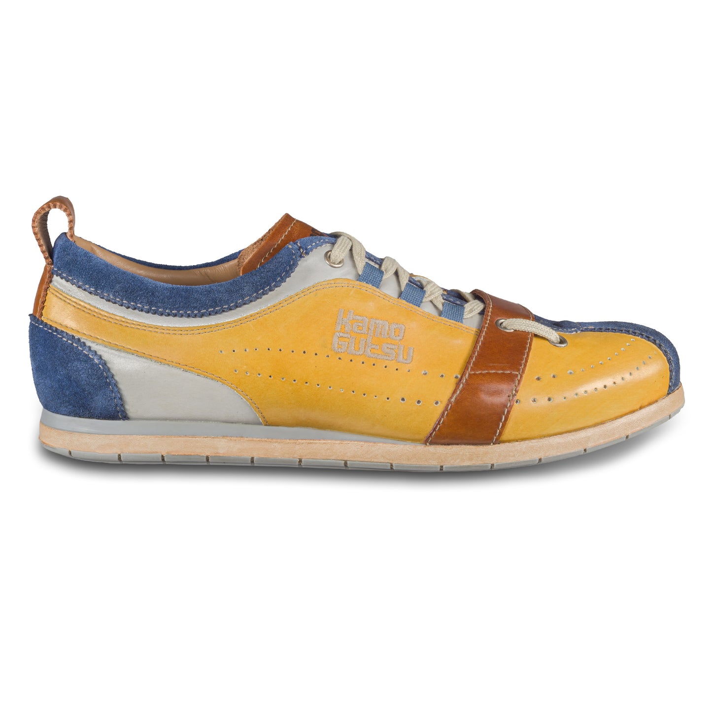 Kamo-Gutsu Sneaker Herren in eisblau mit gelb und blau (TIFO-017 cobalto ochre). Aus Kalbsleder stonewashed. Handgefertigt Made in Italy. Außenseite rechter Schuh.