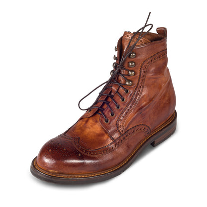 LEMARGO Herren Schnür-Stiefelette im Budapester-Stil, cognac-braun. Handgefärbt und Durchgenäht - Made in Italy. Schräge Ansicht linker Schuh