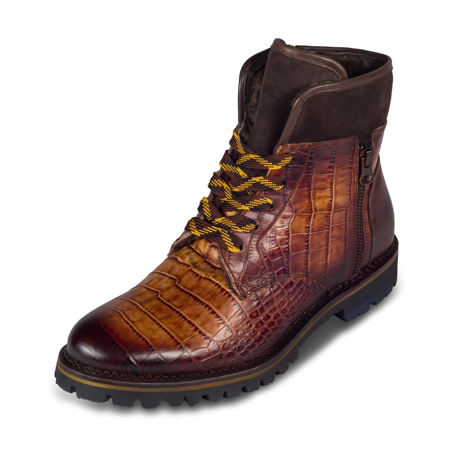 LORENZI Herren Stiefel mit Lammfell, Kalbsleder mit Kroko-Prägung und Reißverschluß. Wildleder am Schaft. Handgefertigt in Italien. Schräge Ansicht linker Schuh. Gelb-Braune Schnürsenkel.
