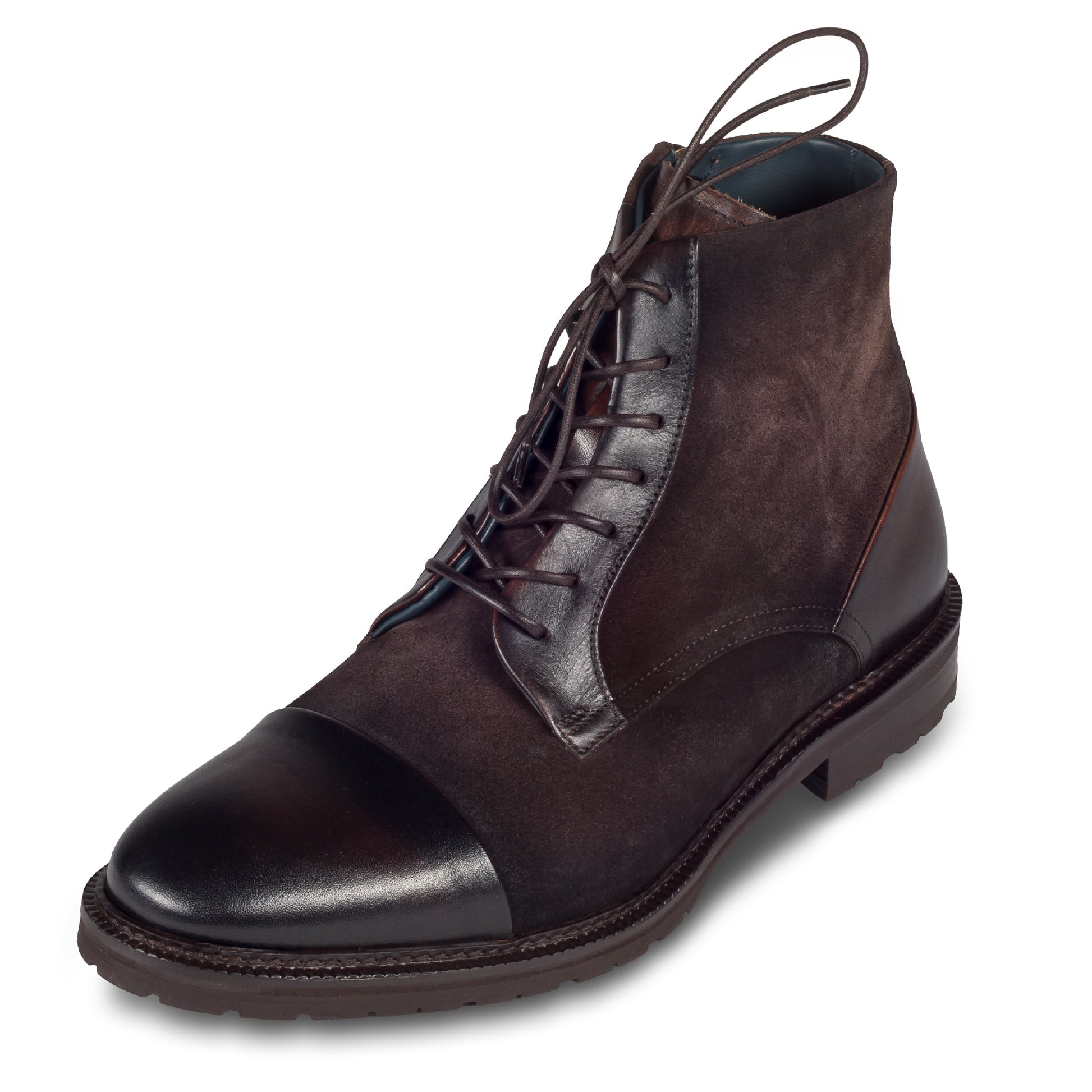 LORENZI Herren Schnür-Stiefelette in dunkelbraun mit Reißverschluß. Glattleder mit Wildleder kombiniert und elegante Captoe-Naht. Handgefertigt in Italien. Schräge Ansicht linker Schuh