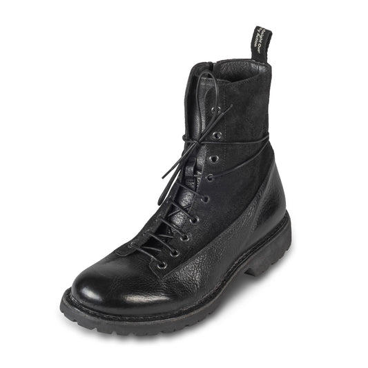 MOMA Schnürstiefelette Herren mit Reißverschluß, schwarzes Glattleder mit Wildleder. Handgefertigt / durchgenäht in Italien. Schräge Ansicht linker Schuh