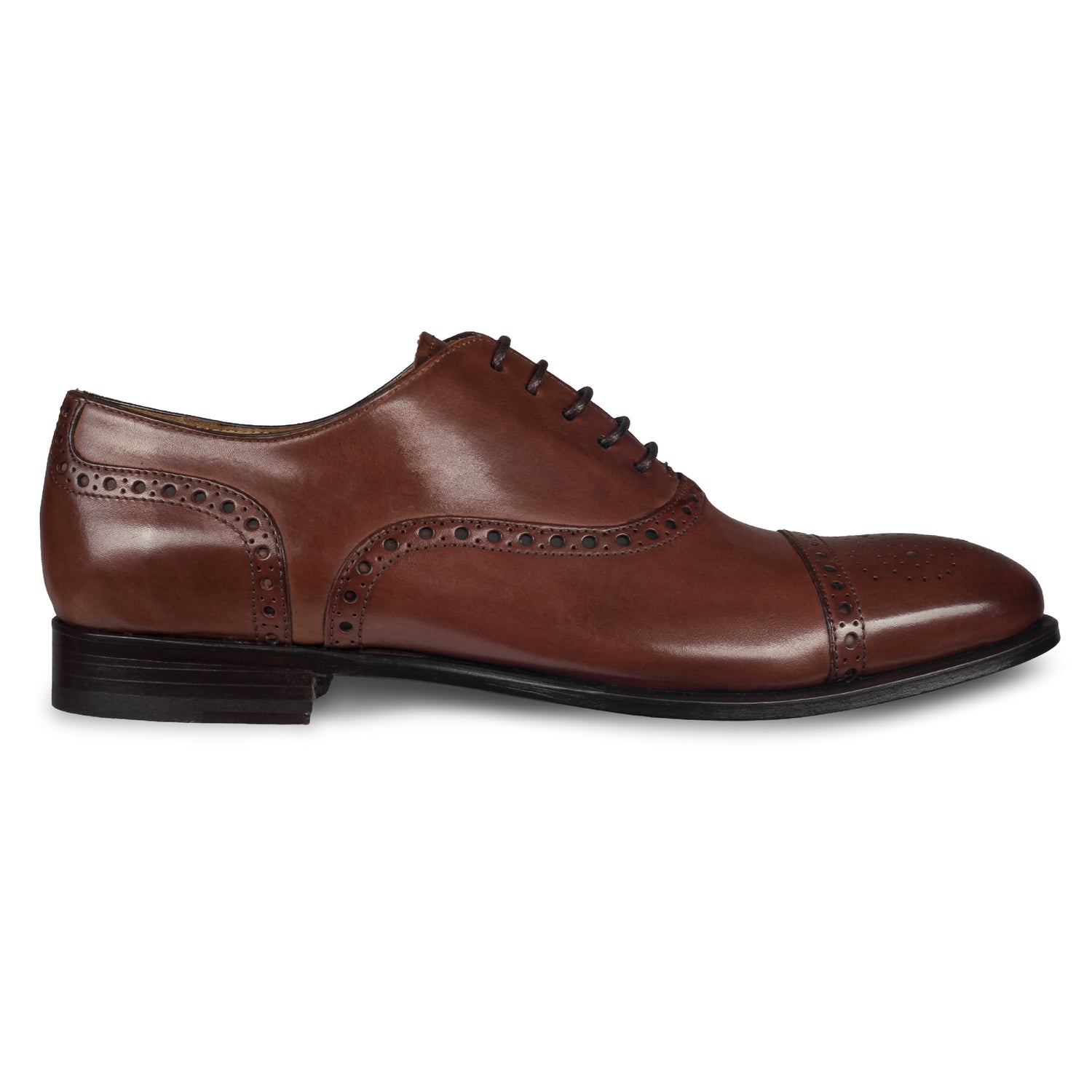 BRECOS Anzugschuhe Half-Brogue Oxford in mittelbraun / dunkelbraun, Durchgenäht. Seitliche Ansicht der Außenseite rechter Schuh. Bei Sisento.